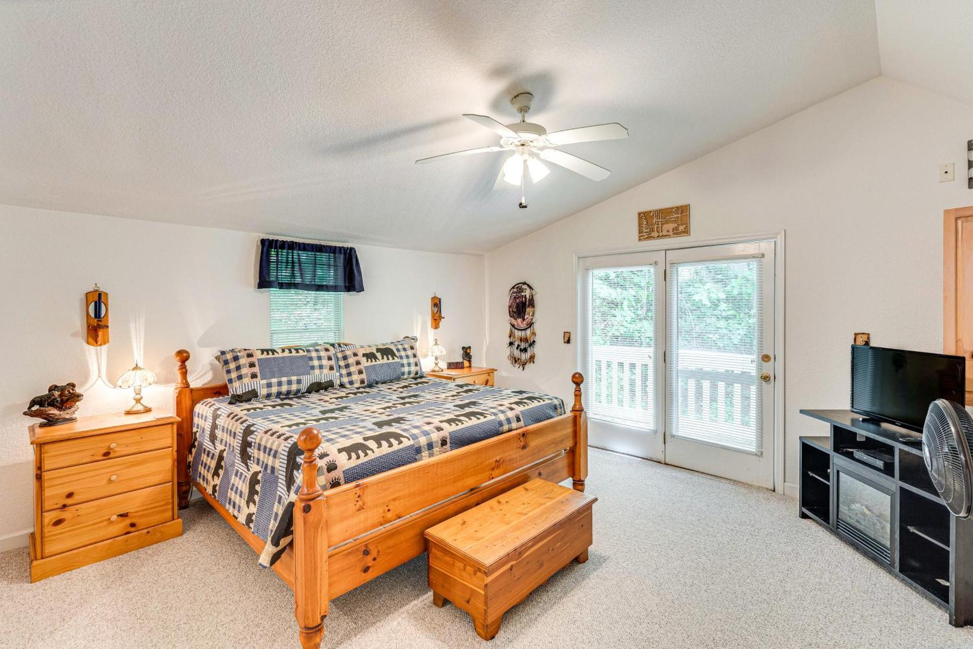 Secluded Cabin With Porch - 7 Miles To Lake Chatuge! Hayesville Luaran gambar