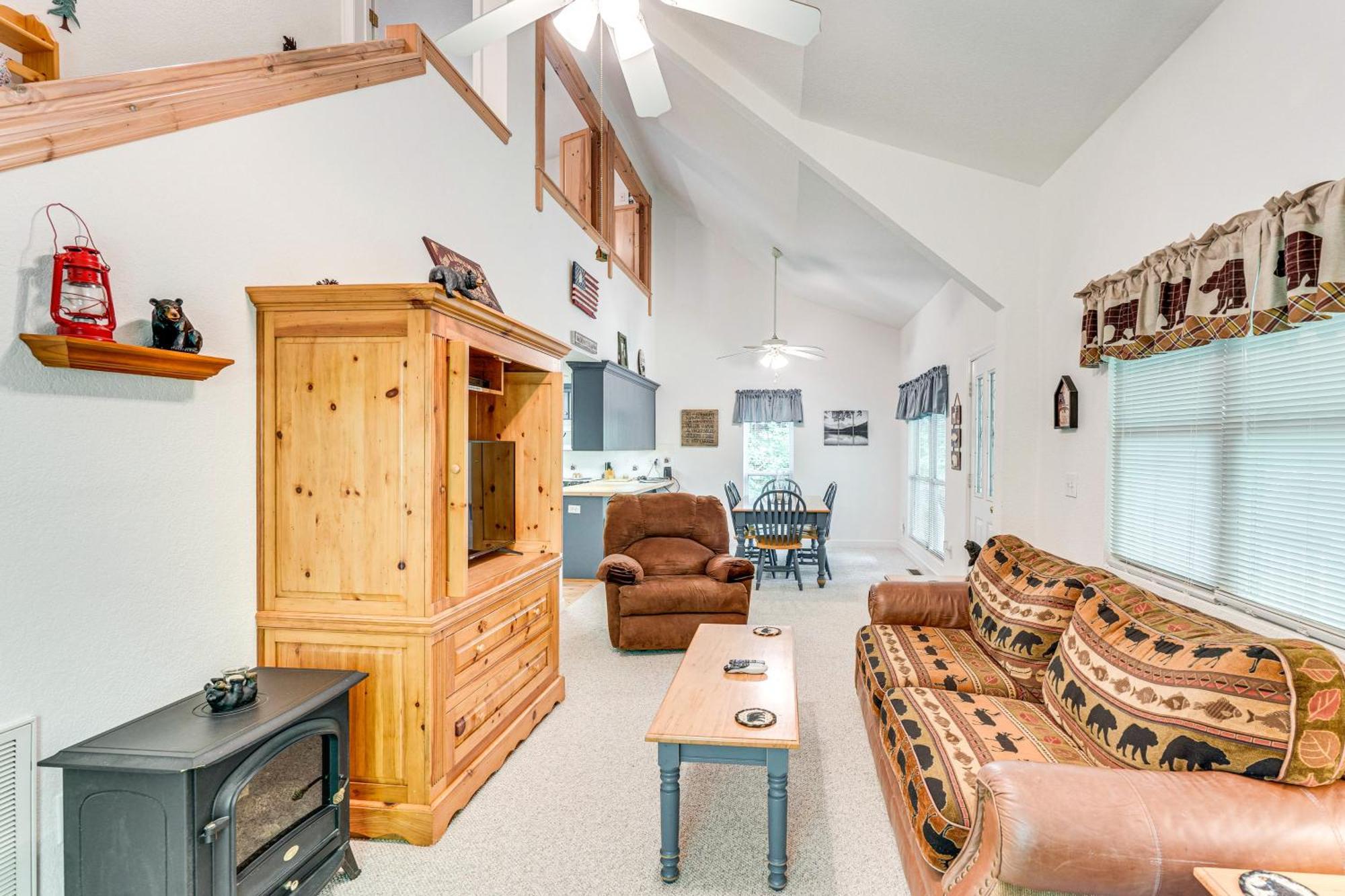 Secluded Cabin With Porch - 7 Miles To Lake Chatuge! Hayesville Luaran gambar
